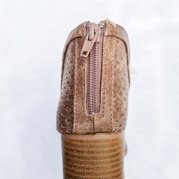 SOLD - Picture 2 of 3